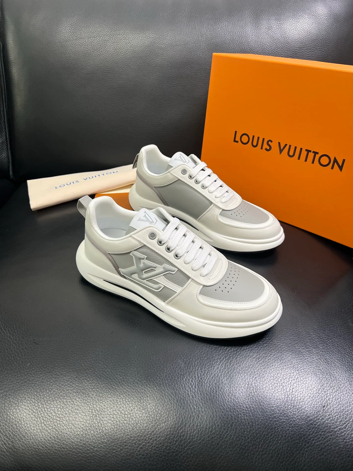 Men's shoes💰800 Lv 🔍Top purchasing agent🇮🇹 Louis Vuitton, the sports sneaker counter is synchronized, the uppers are imported from Italy, high-quality splicing colorful and complex crafts, the imported mesh padding is soft and comfortable, soles: original soles specially provided by the original factory, T men's men's shoes 💰U exclusive movable molded soles are super comfortable, original factory and single goods, 🔍🔍high quality, you can enter and exit the counter at will, welcome to compare, code number 38-44 (customized 45) 85871